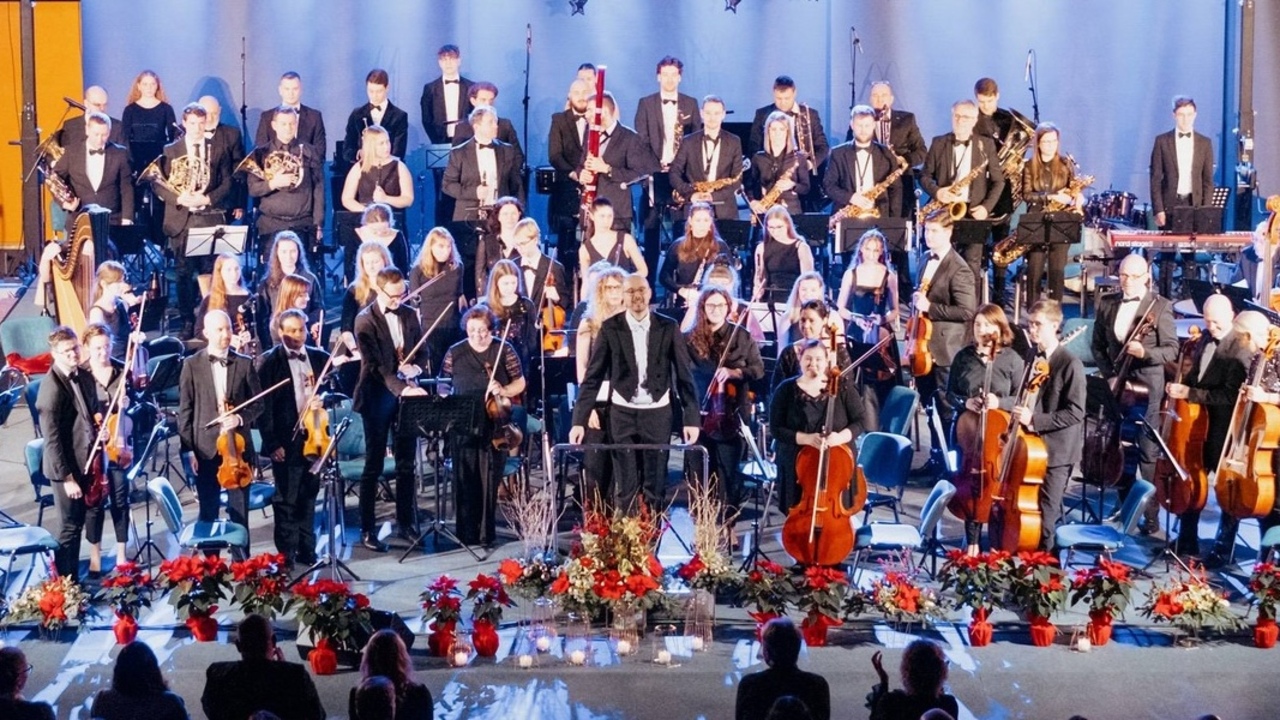 Simfonični orkester Domžale-Kamnik: 54. Novoletni koncert: Strast, smeh in šampanjec